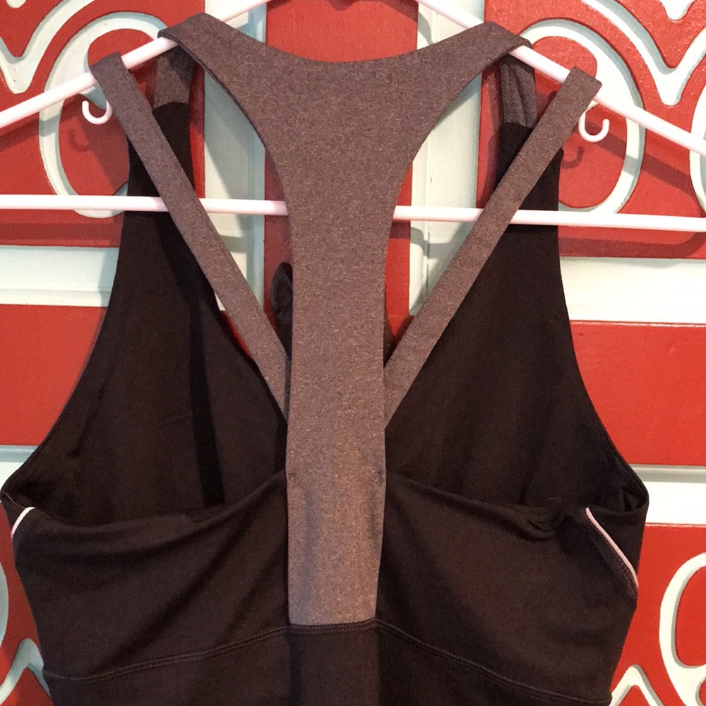 NWOT Reebok Running Tank Size L Black & Grey - Picture 9 of 10